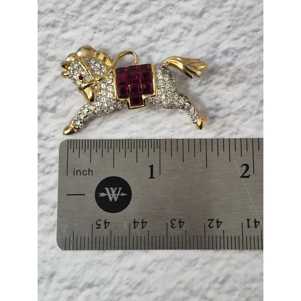 Vintage Gold Tone Rhinestone Horse Brooch Pin Ruby Red Crystal Saddle Pony
